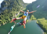 开云体育中国-南美风暴席卷诺坎普，乌拉圭绝杀巴萨，格纳布里点燃赛场的双重狂想曲