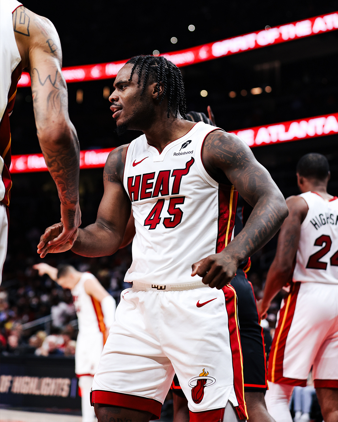 热火主场获胜，德拉季奇发挥全面带队晋级的简单介绍