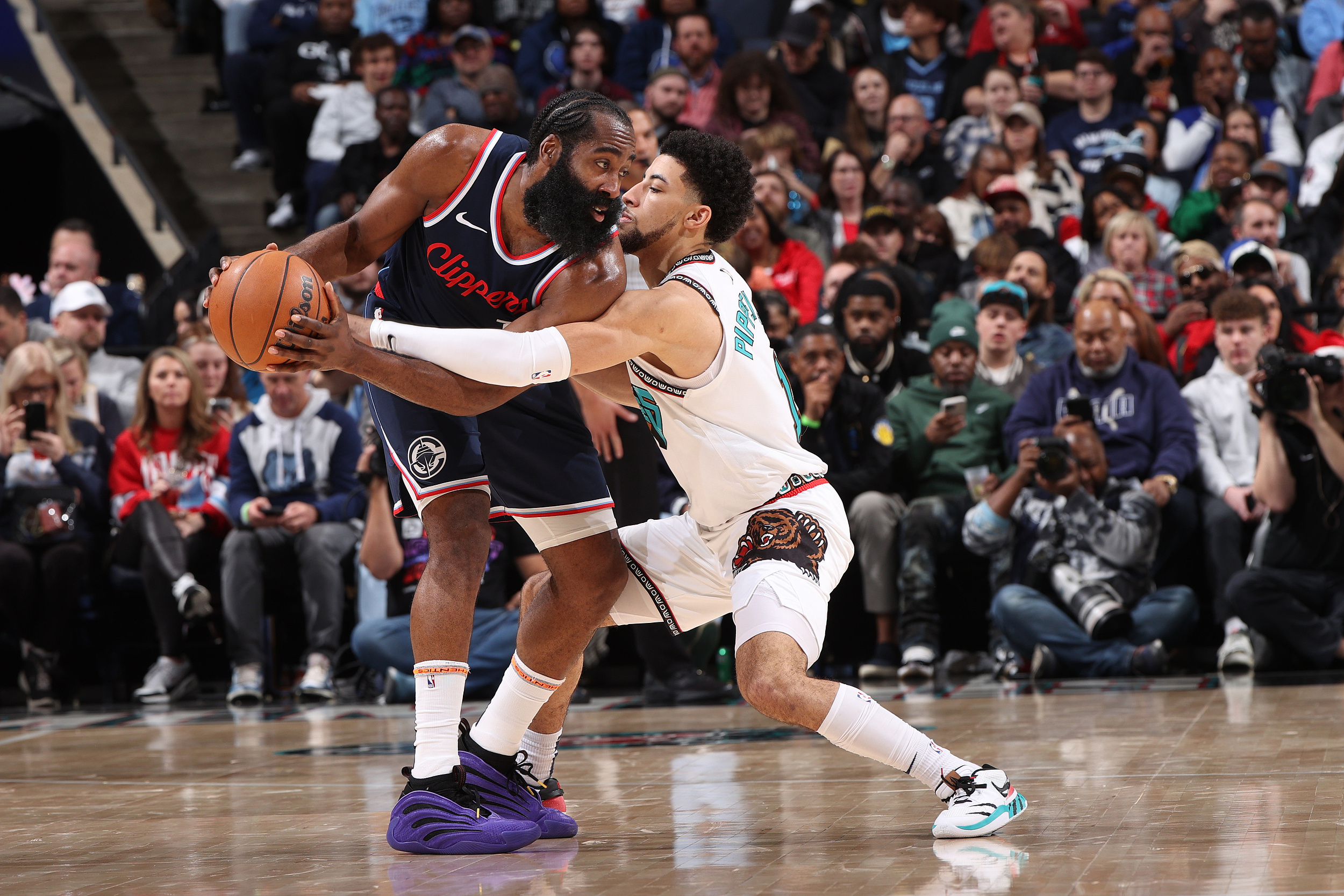 包含火箭大胜黄蜂，哈登高效砍下+带领球队取得胜利的词条