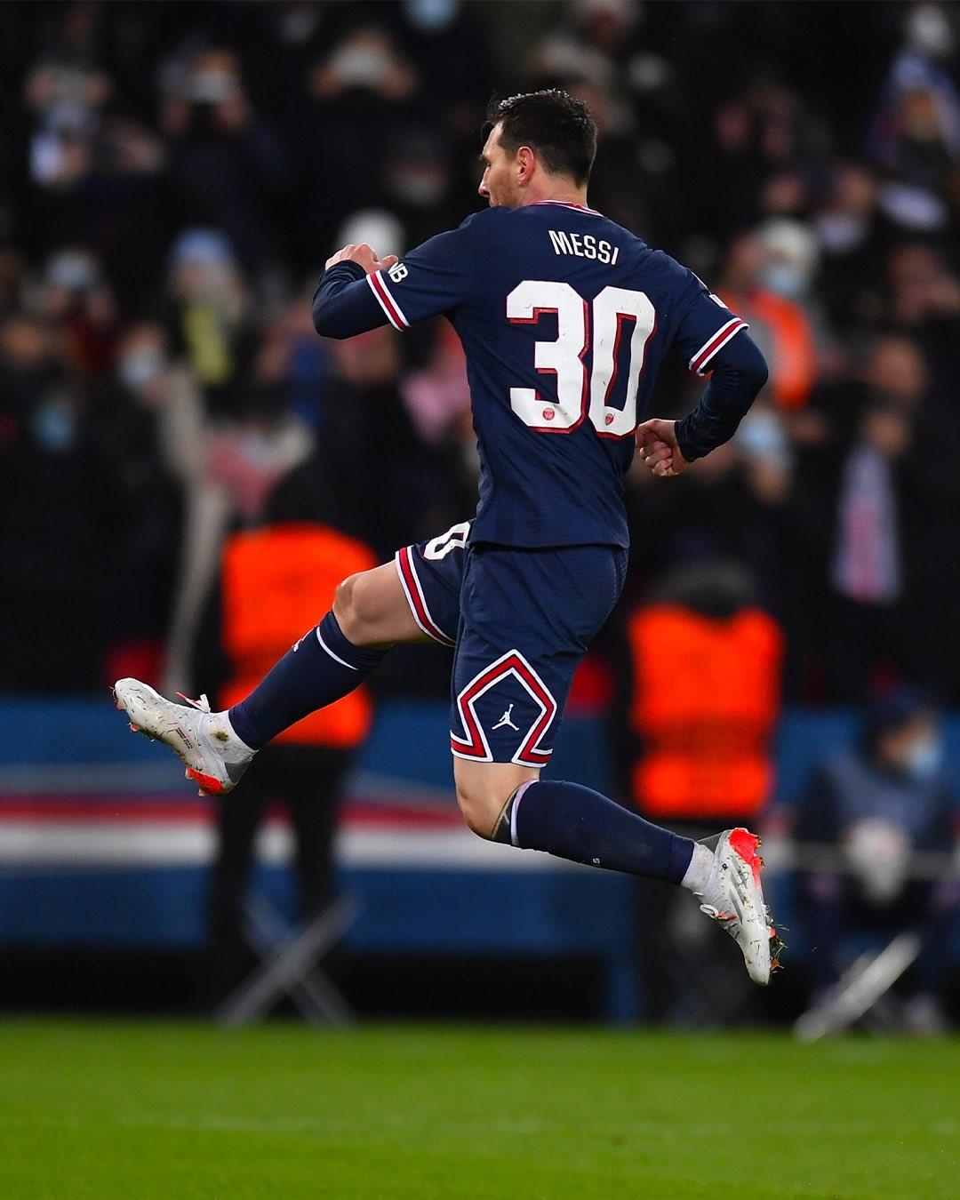 巴黎圣日耳曼队凭借梅西的进球取得胜利