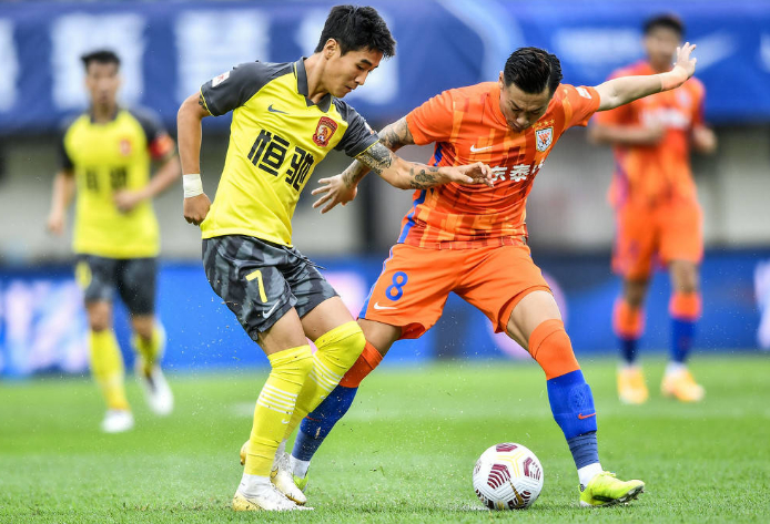 包含新面孔横空出世，球队重整旗鼓备战争斗的词条