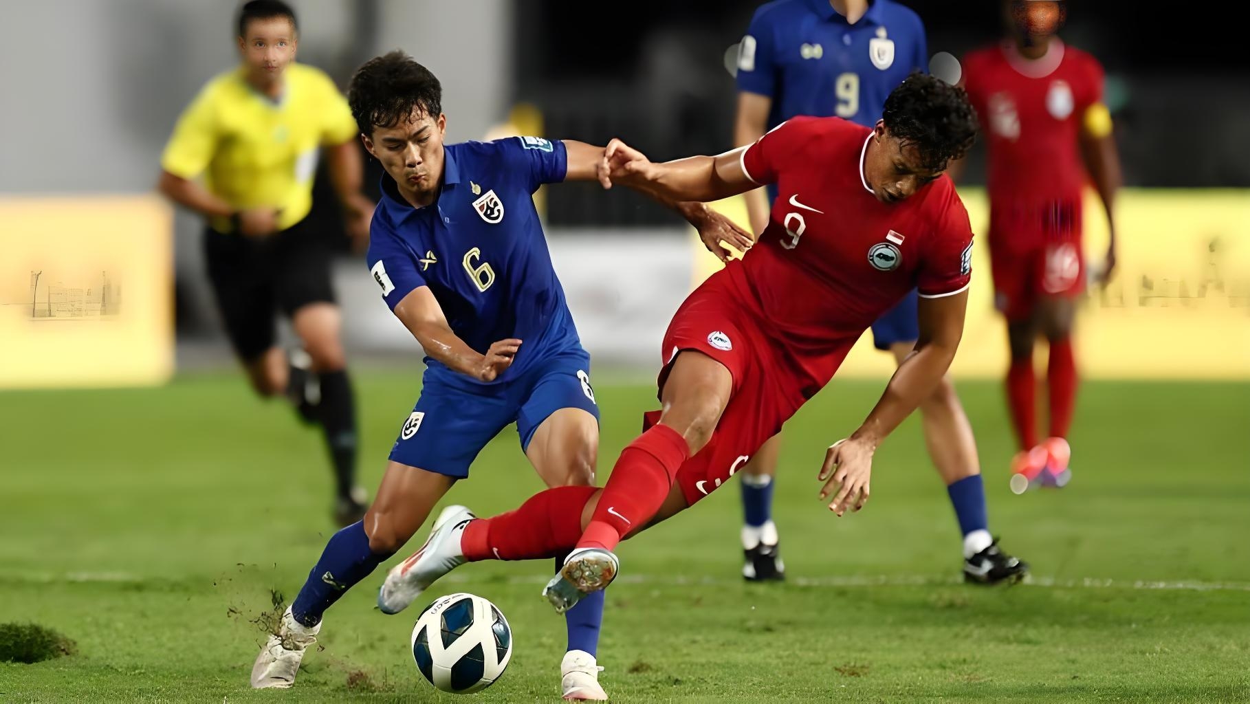 足球赛场上的激烈对抗,揭晓胜负 足球赛场上的激烈对抗,揭晓胜负