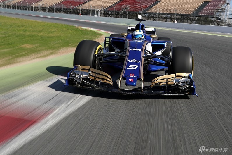 索伯车队横扫迈凯伦,拉塞尔带队取胜 索伯车队横扫迈凯伦,拉塞尔带队取胜