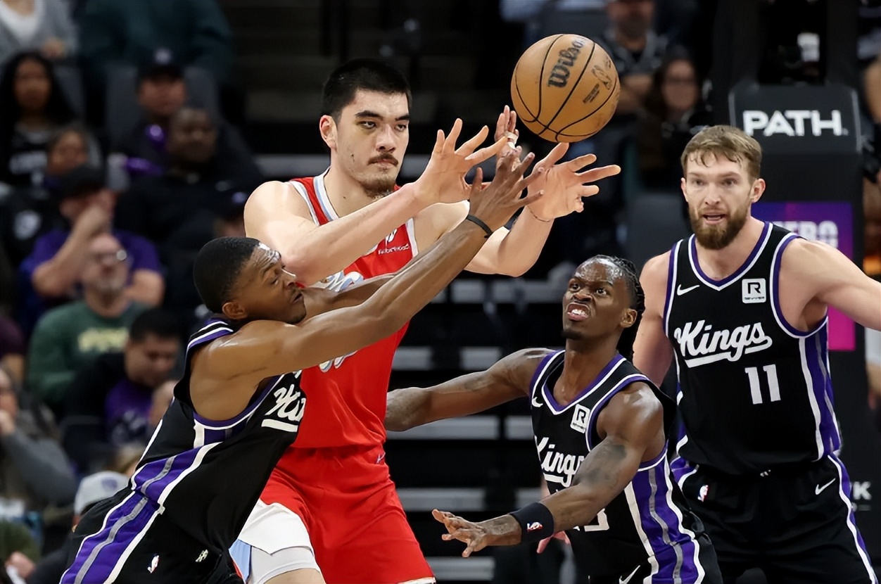 马刺轻取灰熊,伦纳德点燃赛场 马刺轻取灰熊,伦纳德点燃赛场