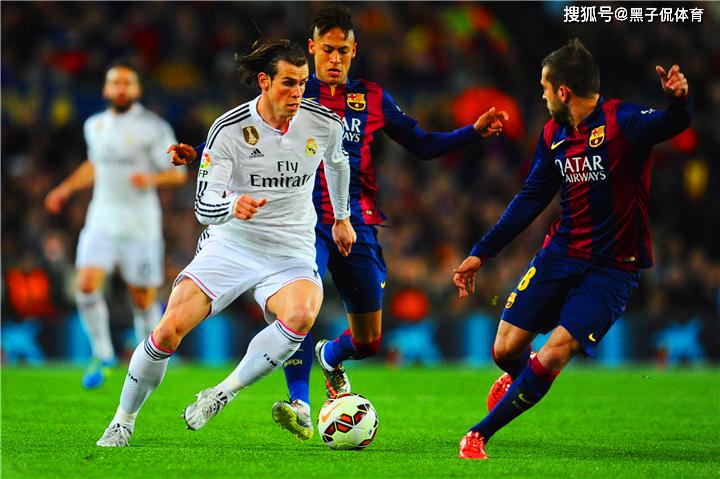 包含巴黎力克瓦伦西亚，罗本统治全场的词条