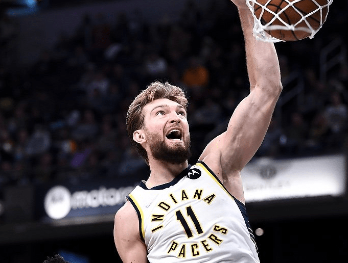 关于勇士B队爆冷步行者，乔治·希尔送出助攻的信息