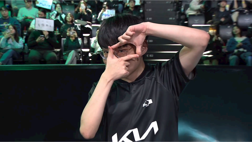 NS险胜CLG，ShowMaker三分雨点燃全场的简单介绍