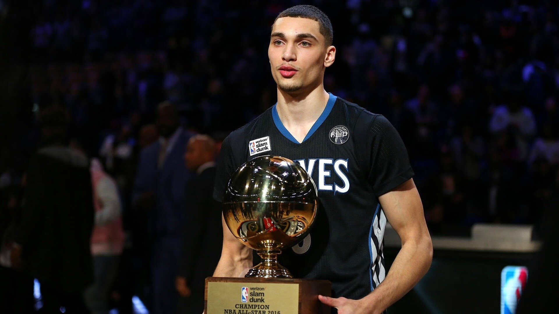 赛道与球场，当F1年度争冠焦点战遇见尼克斯狂胜北京队